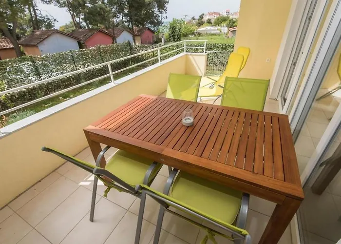 Ema Casa de hóspedes 3*