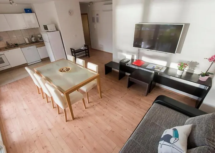 Ema Casa de hóspedes 3*